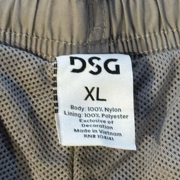 DSG Men's Gray Relaxed Fit 6 inch Shorts XL - Picture 3 of 5